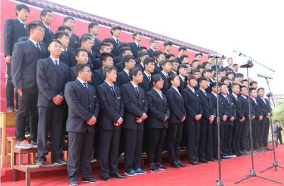 我们“纪念长征胜利80周年”合唱比赛成功举行