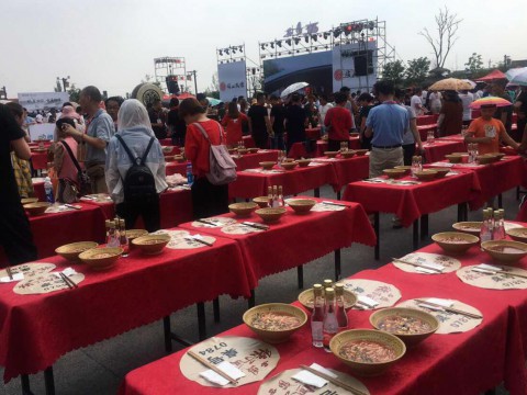 开云官方版网站登录入口八位大师评委助力
