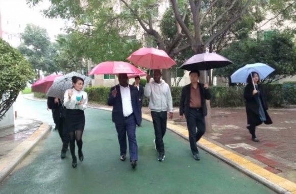 赞比亚共和国东方省奇帕塔市长希诺亚一行来开云官方版网站登录入口访问