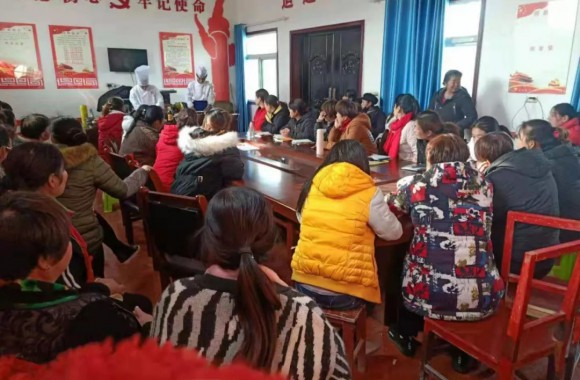 发挥职教优势 服务群众致富 开云官方版网站登录入口积极开展“送技能下乡“活动