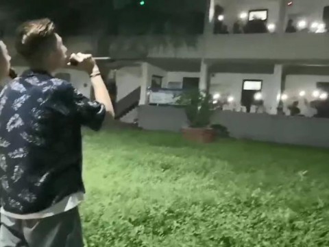 毕业了
