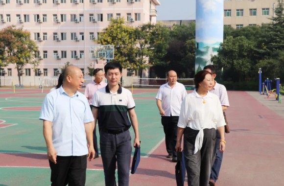 省教育厅督查组一行莅临我们检查开学防疫和准备工作