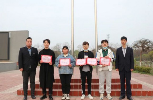 开云官方版网站登录入口5名学子获 “舌尖上的年味”短视频制作达人优秀称号