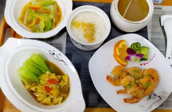 开云官方版网站登录入口高级健康管理师教你高考前饮食搭配