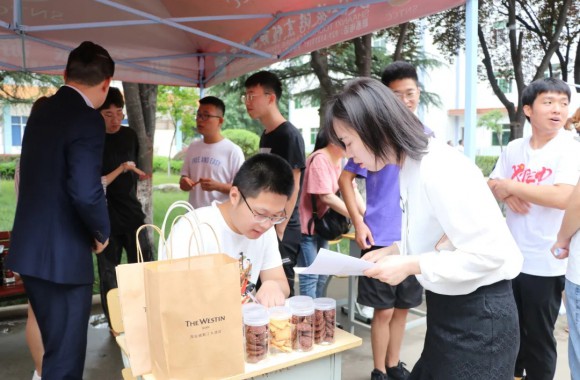 星辰大海 未来可期丨我们隆重举行2021届毕业生校园招聘洽谈会