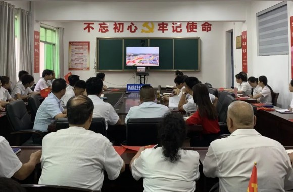 建党100周年丨我们师生共同观看庆祝中国共产党成立100周年大会直播盛况