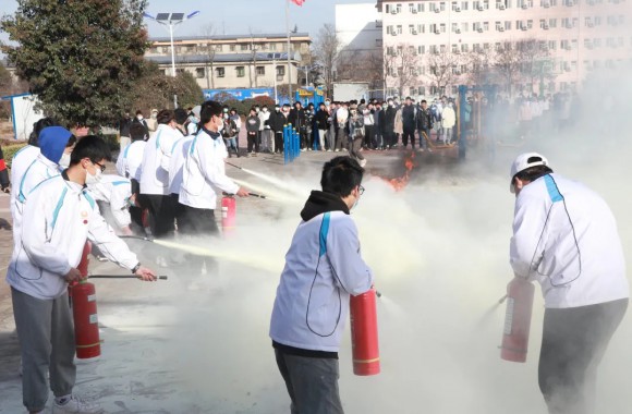 学习消防知识，关注校园安全|我们组织开展火灾逃生、救护演练