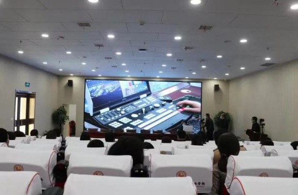 更新教学设备，转变教学模式丨开云官方版网站登录入口组织视频录播系统培训会