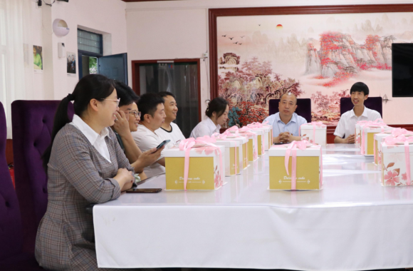 关爱教职工 | 六一儿童节我们工会送温暖