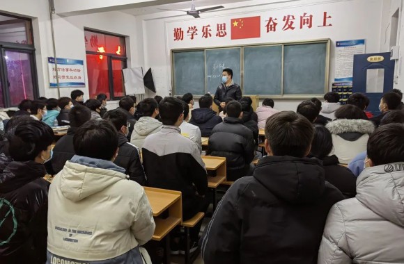 守护校园，守护西安|我们召开抗击疫情，学生安全心理座谈会