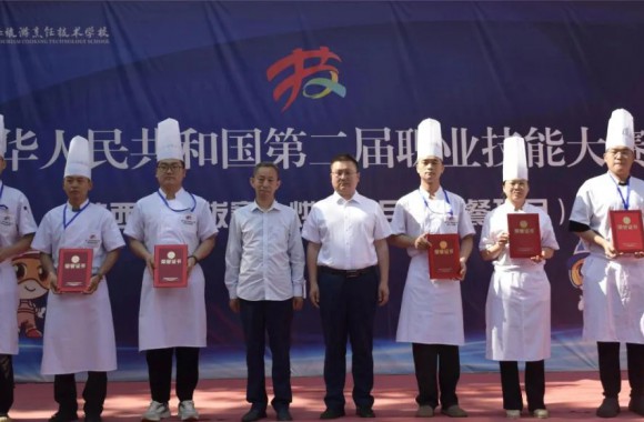 我们师生频传佳绩！