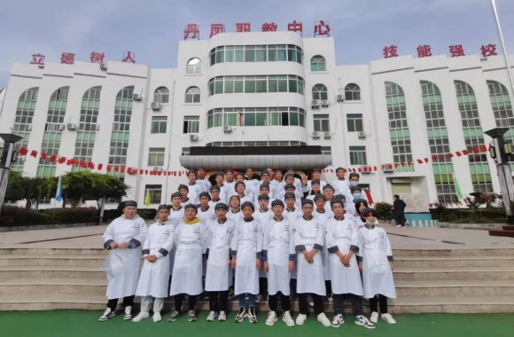 开云官方版网站登录入口：潜心育学生 助力特色专业 服务地方发展