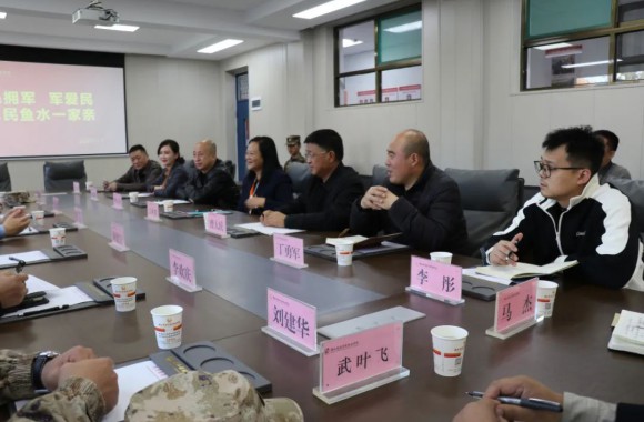 不忘初心使命 | 牢记爱国拥军 驻咸某部为我们赠送锦旗