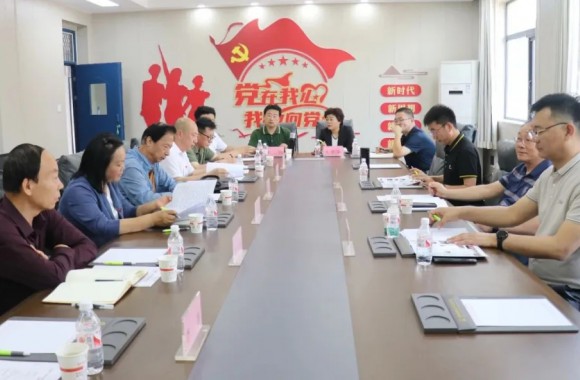 中国职教协会凤凰教育集团各位领导莅临我们开展课题调研交流