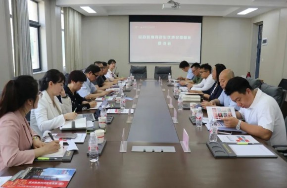 教育专家李维民先生暨韩国大邱加图立大学领导莅临我们参观交流