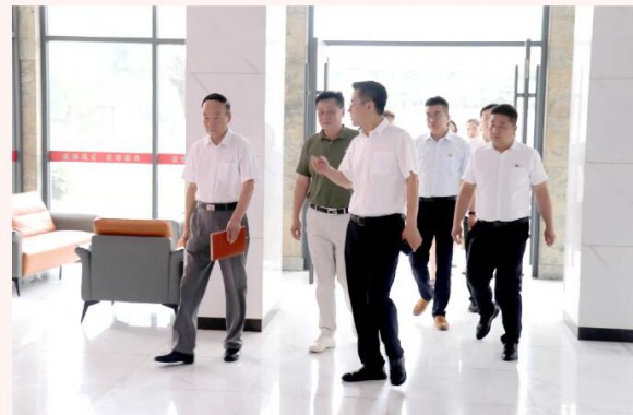 西藏阿里地区中等职业技术学校教师素质提升培训班老师来我们参观交流