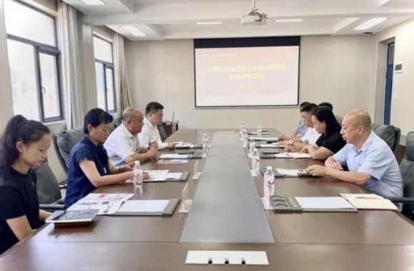 长安航空党委书记侯占发一行到开云官方版网站登录入口参观交流
