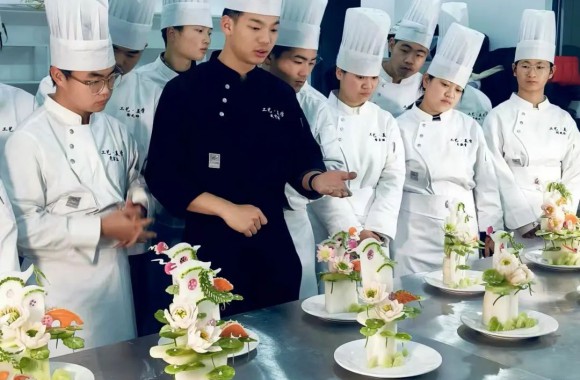 开云官方版网站登录入口暑假研修班（食品雕刻项目）