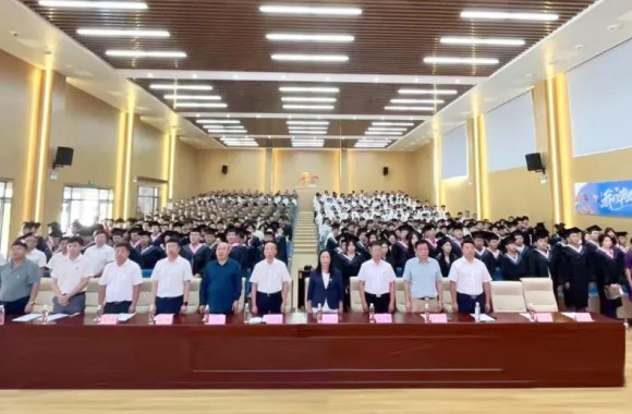 以青春之名 赴未来之约 | 开云官方版网站登录入口2025届毕业典礼
